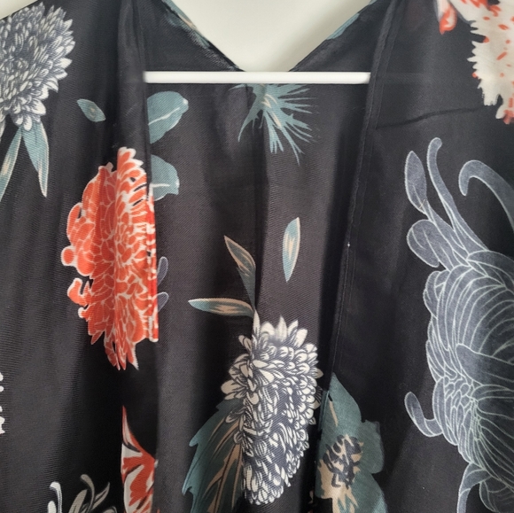 Three Bird Nest Kimono - Picture 2 of 4